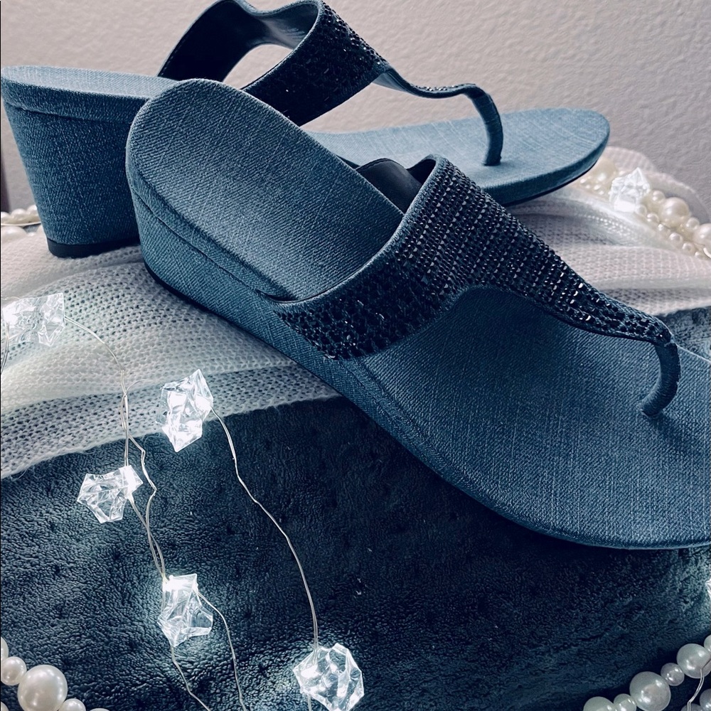 Vera Wang sandals